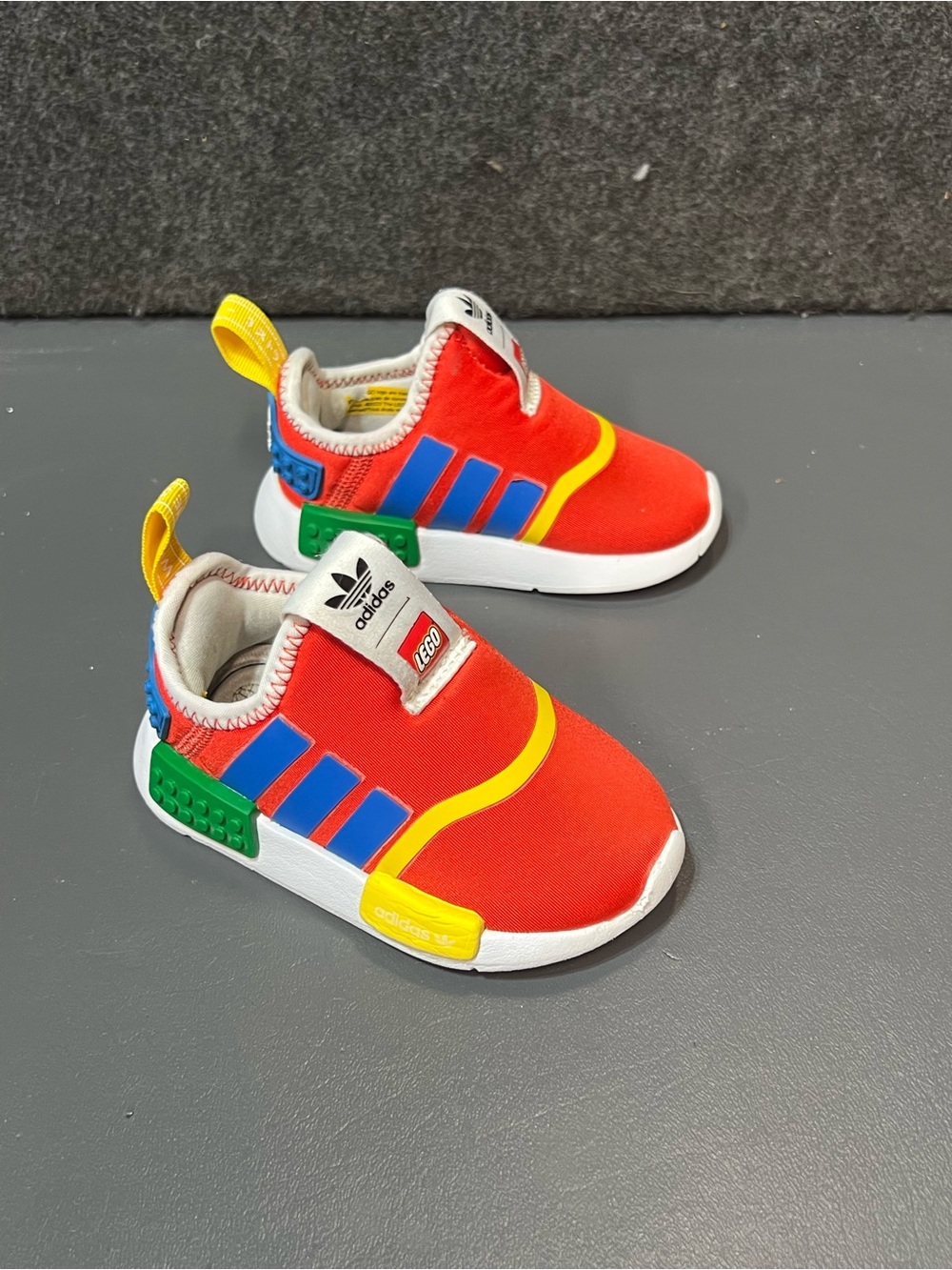Adidas x LEGO NMD 360 I 'Pantone' Kids Sneakers Size 5K - Picture 5 of 13